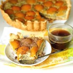 Пирог с абрикосами и семечками
